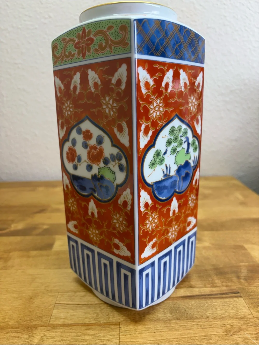 Vintage Japanese Arita Imari Porcelain Square Vase Red Gold Floral Eisetsu 9.75